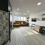 Verdiales Comfort, Center Studio, Beach, And Center Close By Namaste Elite شقة توريمولينوس