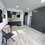 شقة Verdiales Comfort, Center Studio, Beach, And Center Close By Namaste Elite
